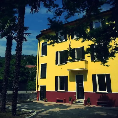 Dolcelago Bed & Breakfast *