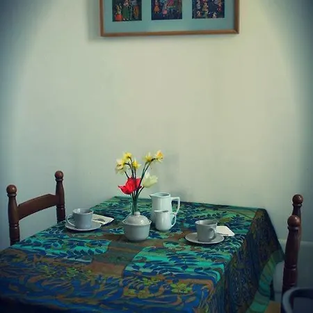 Dolcelago Bed & Breakfast *